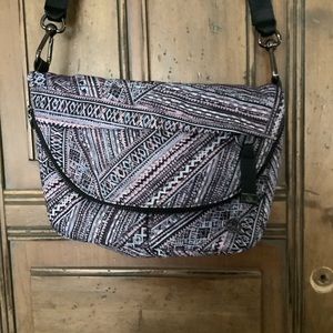 Lululemon all night festival crossbody bag